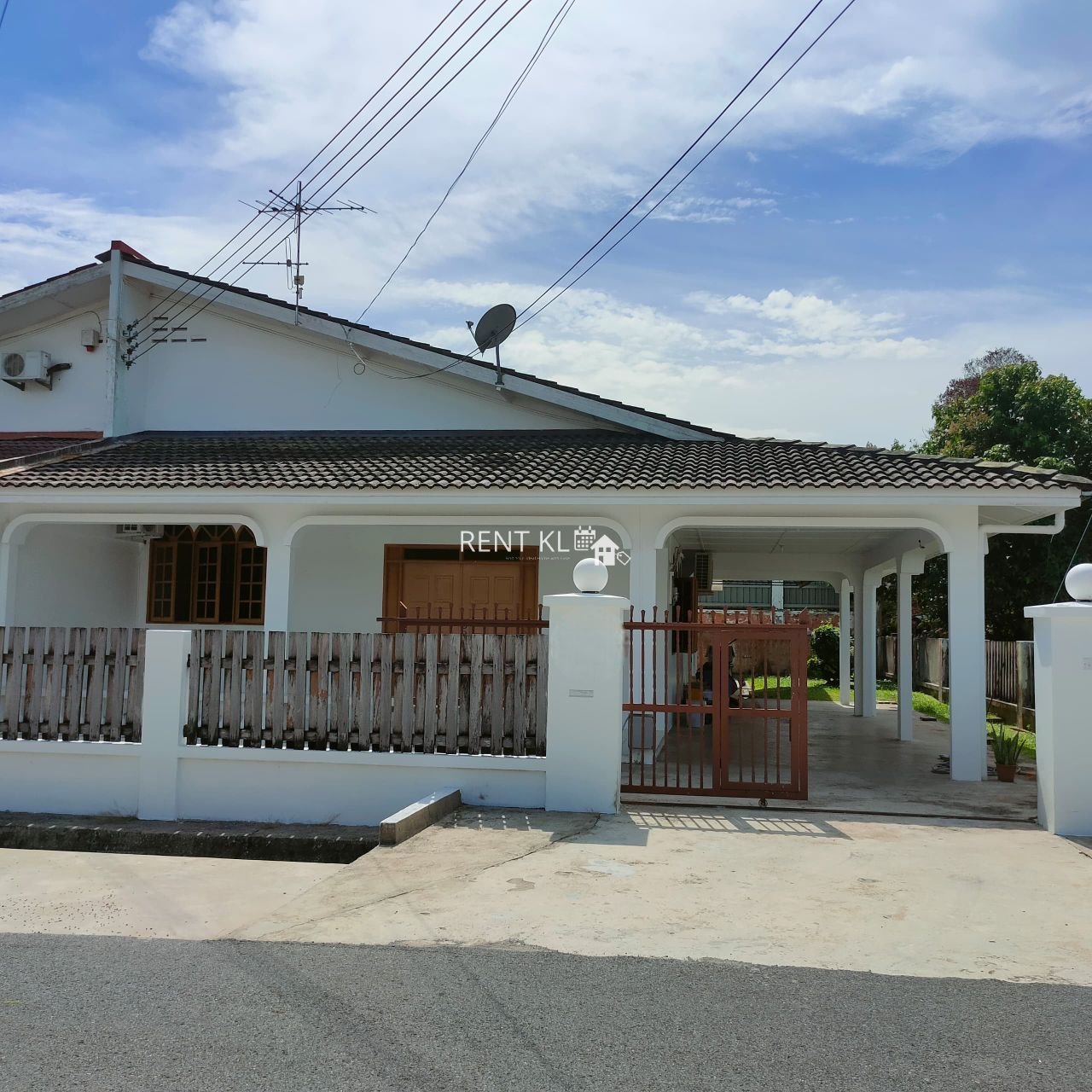 3 Bedrooms 2 Bathrooms Single Storey Terrace Terrace House For Rent At Ocean Park Miri House For Rent 1