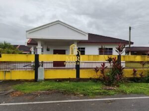 3 Bedrooms 2 Bathrooms 1 Storey Detached House For Rent At Desa Bahagia Permyjaya Miri For Rent 2
