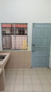 3 Bedrooms 2 Bathrooms Single Storey Terrace House For Rent At Senadin Miri House For Rent 3