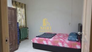 4 Bedrooms 2 Bathrooms 2 Storey Intermediate Terrace House For Rent At Desa Pujut 2 Bandar Baru Permyjaya Miri For Rent 5