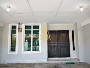 4 Bedrooms 2 Bathrooms 2 Storey Intermediate Terrace House For Rent At Jalan Jati Senadin Miri House For Rent 3