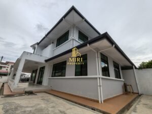 4 Bedrooms 2 Bathrooms 2 Storey Semi Detached House For Sale At Greenville Senadin Miri House For Sale 10