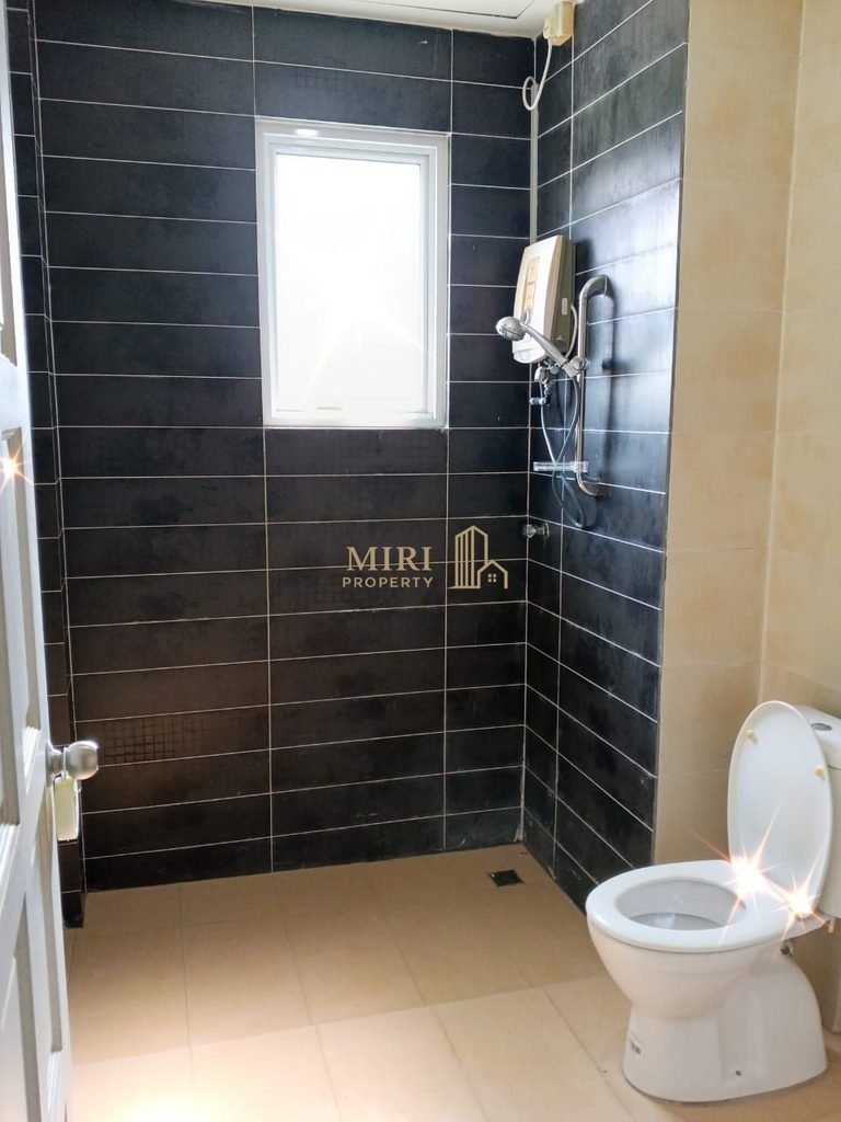 3 Bedroom 2 Bathroom Ground Floor Apartment At Eco Park Condominium Jalan Airport Miri For Rent 12 3 Bedroom 2 Bathroom Ground Floor Apartment At Eco Park Condominium Jalan Airport Miri For Rent 10 768x1024 1