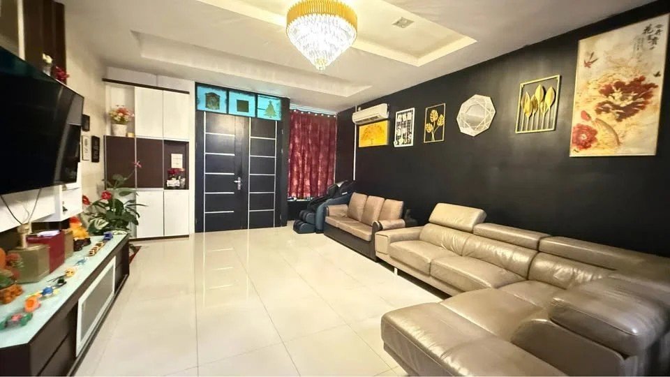 3 Bedroom 2 Bathroom Town House For Rent At Lite View 4 Jalan Airport Miri House For Rent