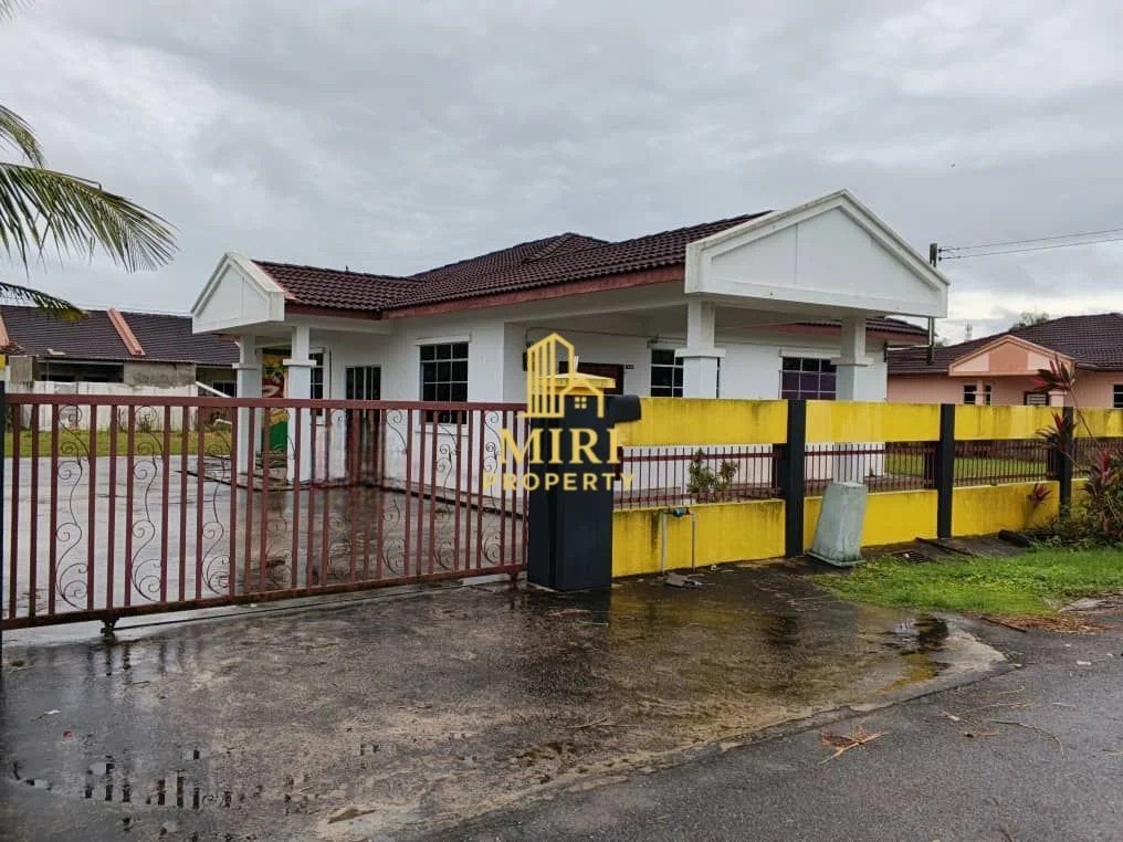 3 Bedrooms 2 Bathrooms 1 Storey Detached House For Rent At Desa Bahagia Permyjaya Miri For Rent