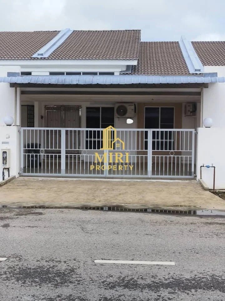 3 Bedrooms 2 Bathrooms 1 Storey Intermediate Terrace House For Rent At Jalan Jadi Senadin Miri House For Rent