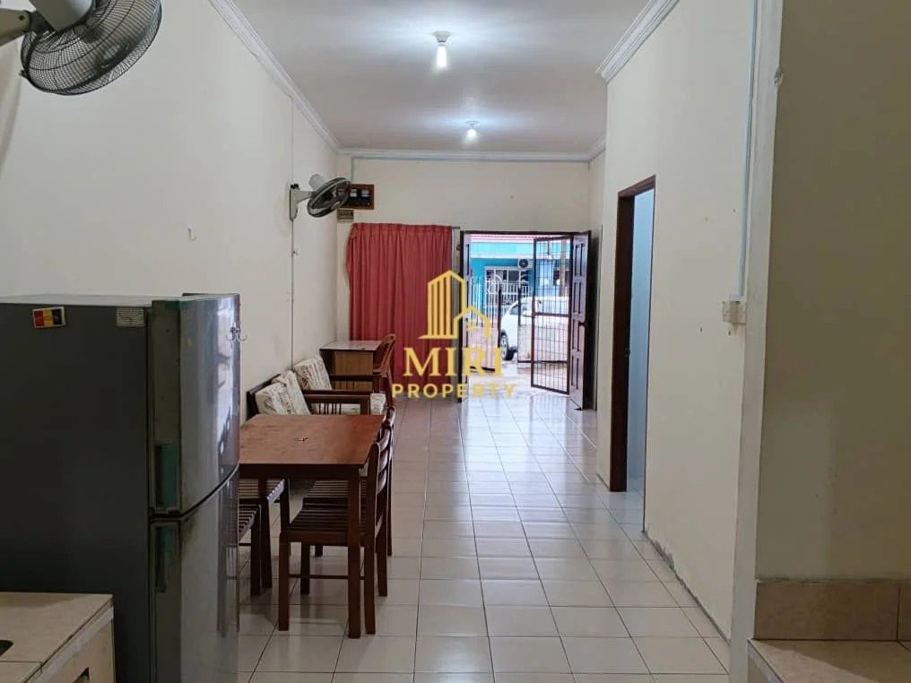 3 Bedrooms 2 Bathrooms 1 Storey Intermediate Terrace House For Rent At Jalan Jati Senadin Miri House For Rent