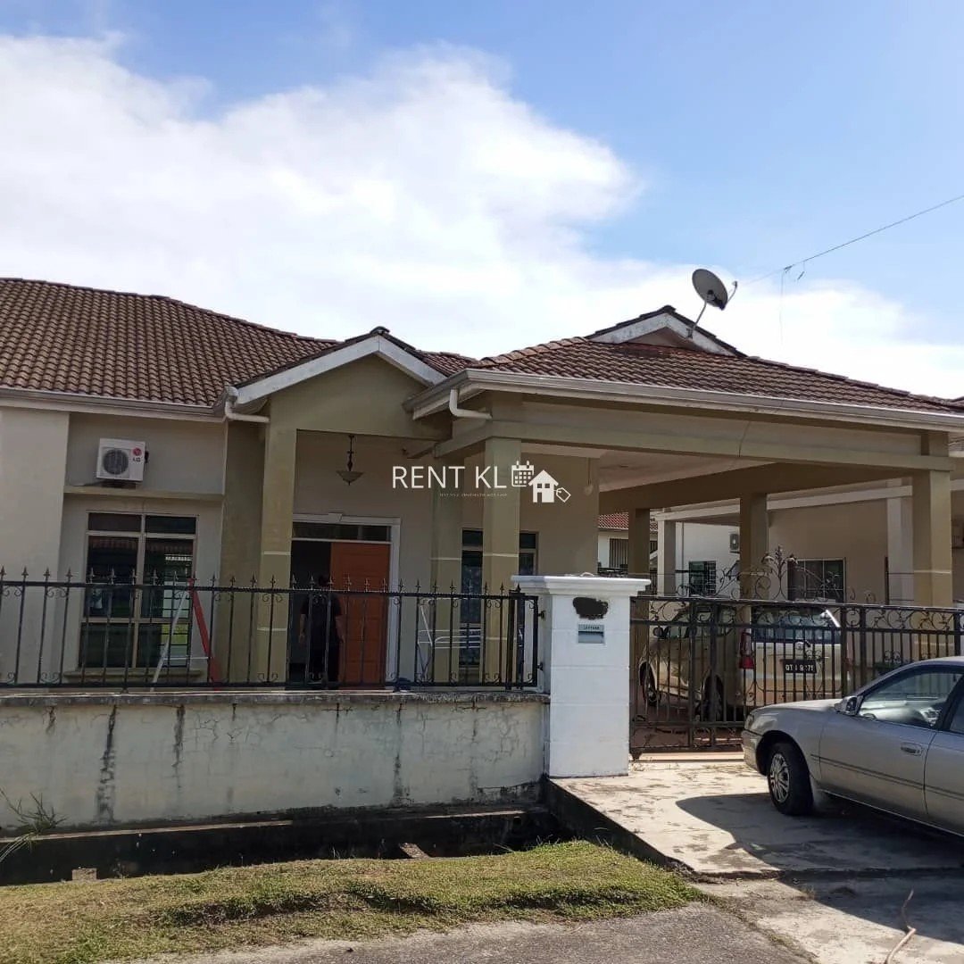 3 Bedrooms 2 Bathrooms 1 Storey Semi D House For Rent At Senadin Miri House For Rent