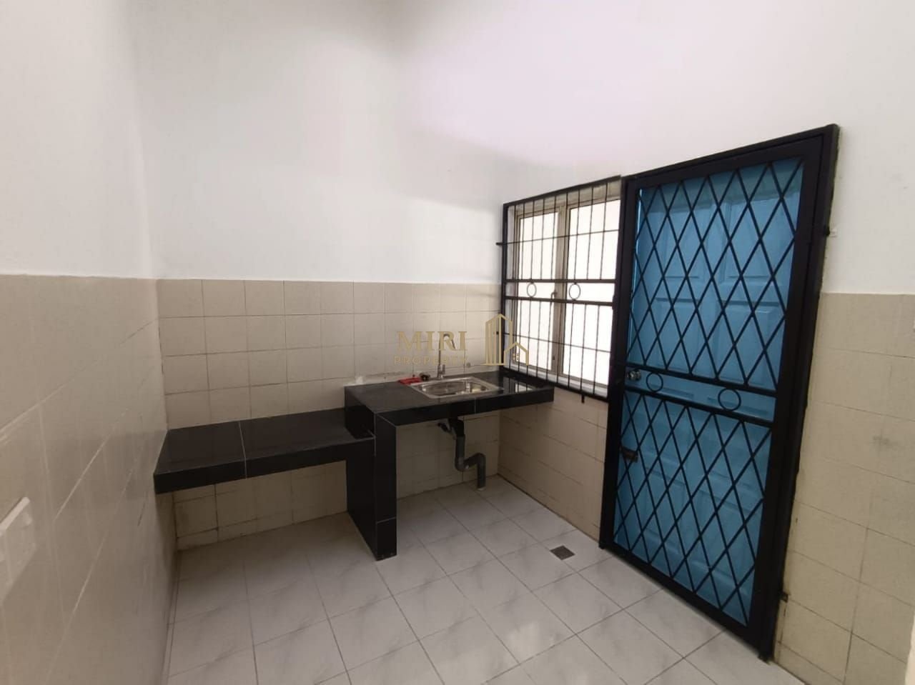 3 Bedrooms 2 Bathrooms 1 Storey Terrace House For Rent At RPR Bandar Baru Permyjaya Miri For Rent 13