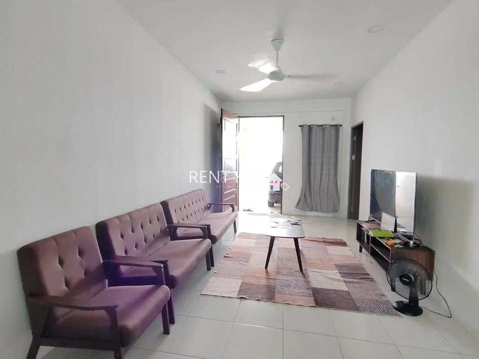 3 Bedrooms 2 Bathrooms 1 Storey Terrace House For Rent At Taman Tunku For Rent