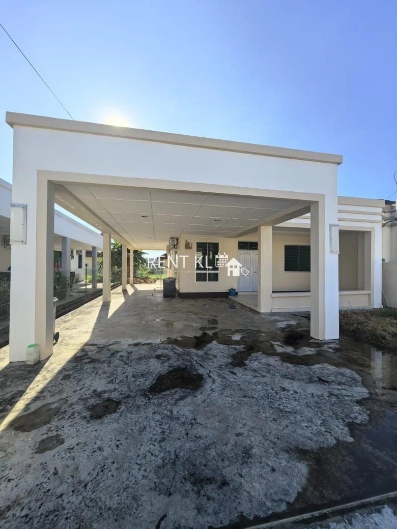 3 Bedrooms 2 Bathrooms Single Storey Semi D House For Rent At Jalan Rengas Luak Miri For Rent