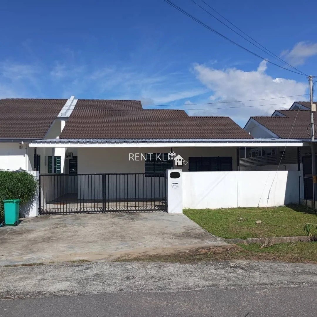 3 Bedrooms 3 Bathrooms 1 Storey Terrace House For Rent At Senadin Miri House For Rent