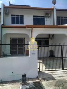 4 Bedroom 3 Bathrooms 2 Storey Terrace House For Rent At Lopeng Jalan Hillstone Nearby Miri General Hospital Miri House For Rent 6