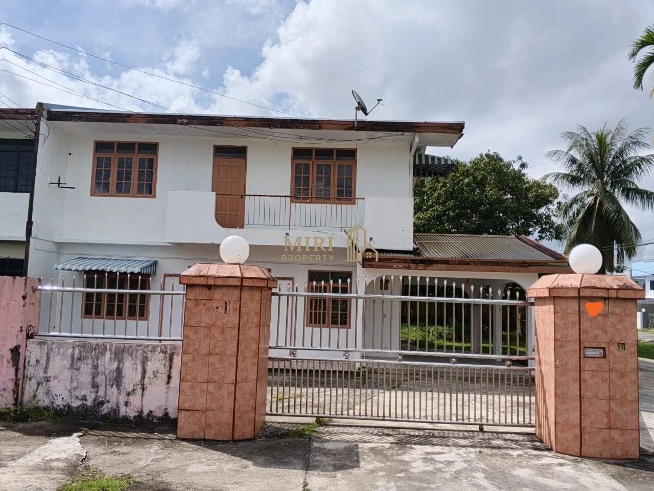 4 Bedrooms 3 Bathrooms 2 Storey Corner Terrace House For Rent At Pujut 9 Miri For Rent