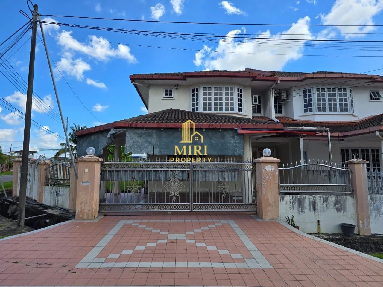 4 Bedrooms 3 Bathrooms 2 Storey Semi Detached House For Rent At Riam Miri House For Rent