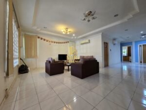 4 Bedrooms 3 Bathrooms 2 Storey Semi Detached House For Rent At Riam Miri House For Rent 5