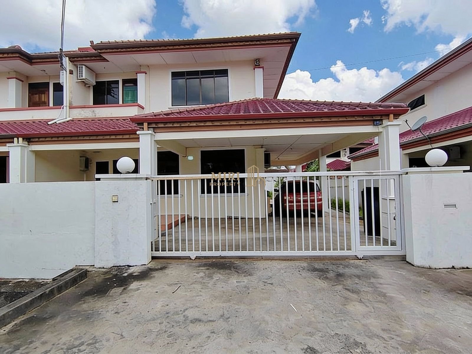4 Bedrooms 3 Bathrooms 2 Storey Semi Detached House For Rent At Taman Bayshore Miri For Rent 1