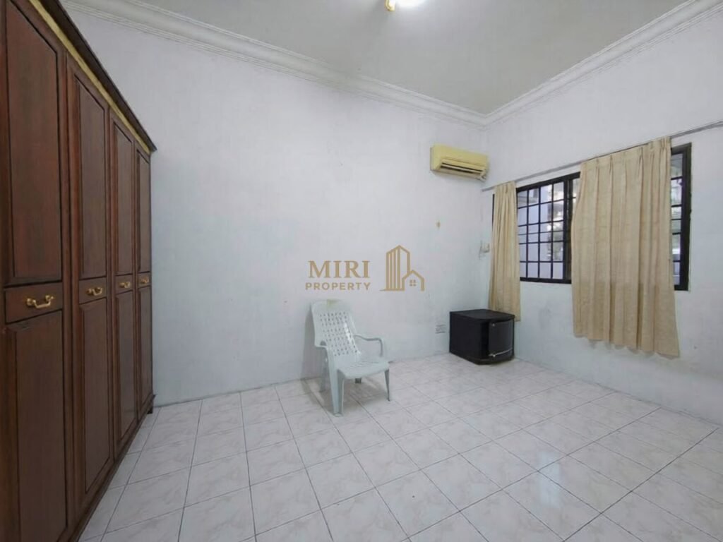 4 Bedrooms 3 Bathrooms 2 Storey Semi Detached House For Rent At Taman Bayshore Miri For Rent 8