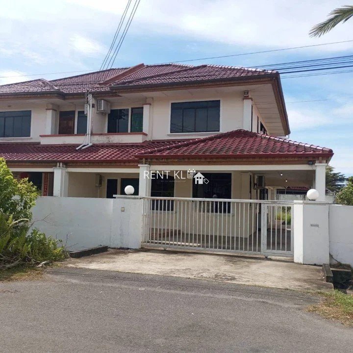 4 Bedrooms 3 Bathrooms Double Storey Semi Detached House For Rent At Taman Bayshore Miri For Rent