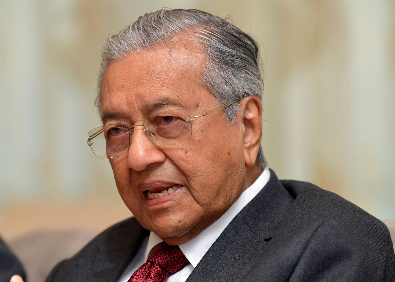 tun m QAuiAq