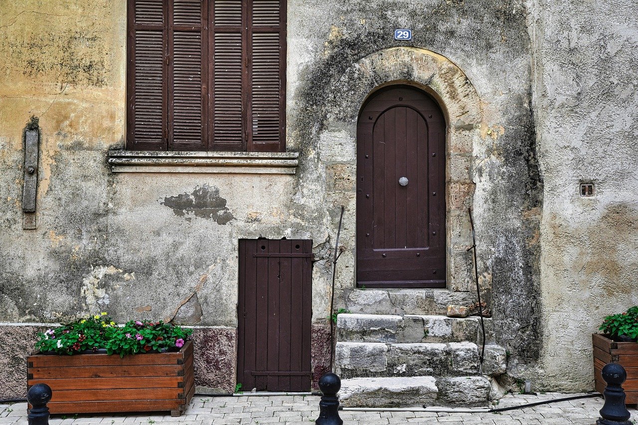 Understanding Tenant Rights Malaysia: What to Know When You Rent House in Miri