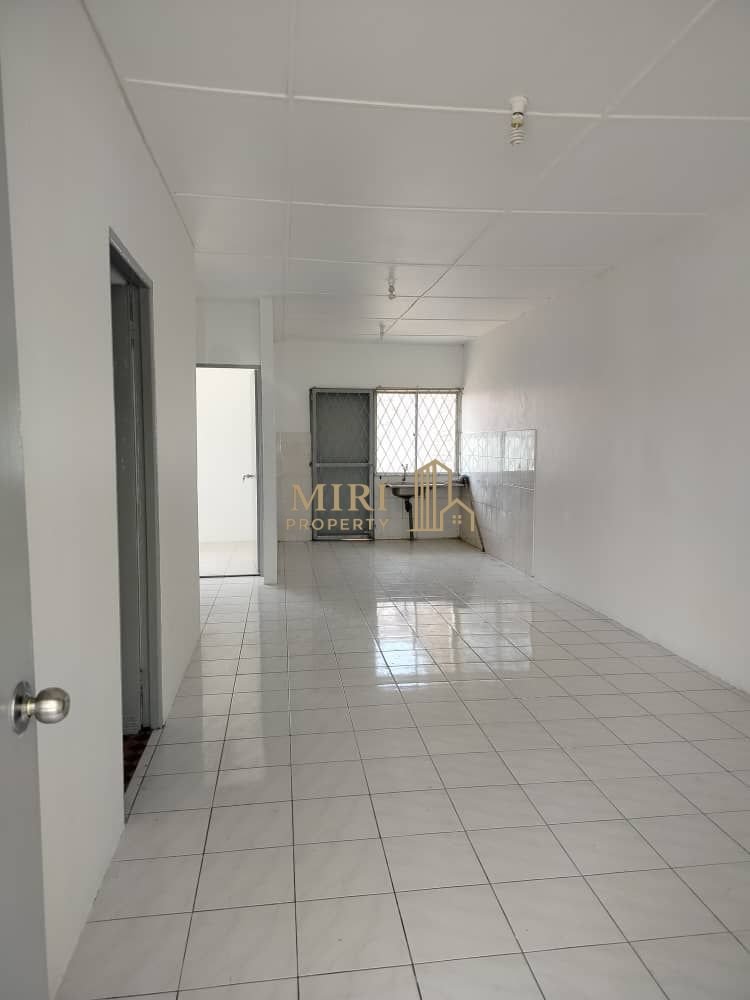 3 Bedrooms 1 Bathrooms Single Storey Terrace House For Rent At Senadin Miri House For Rent 1