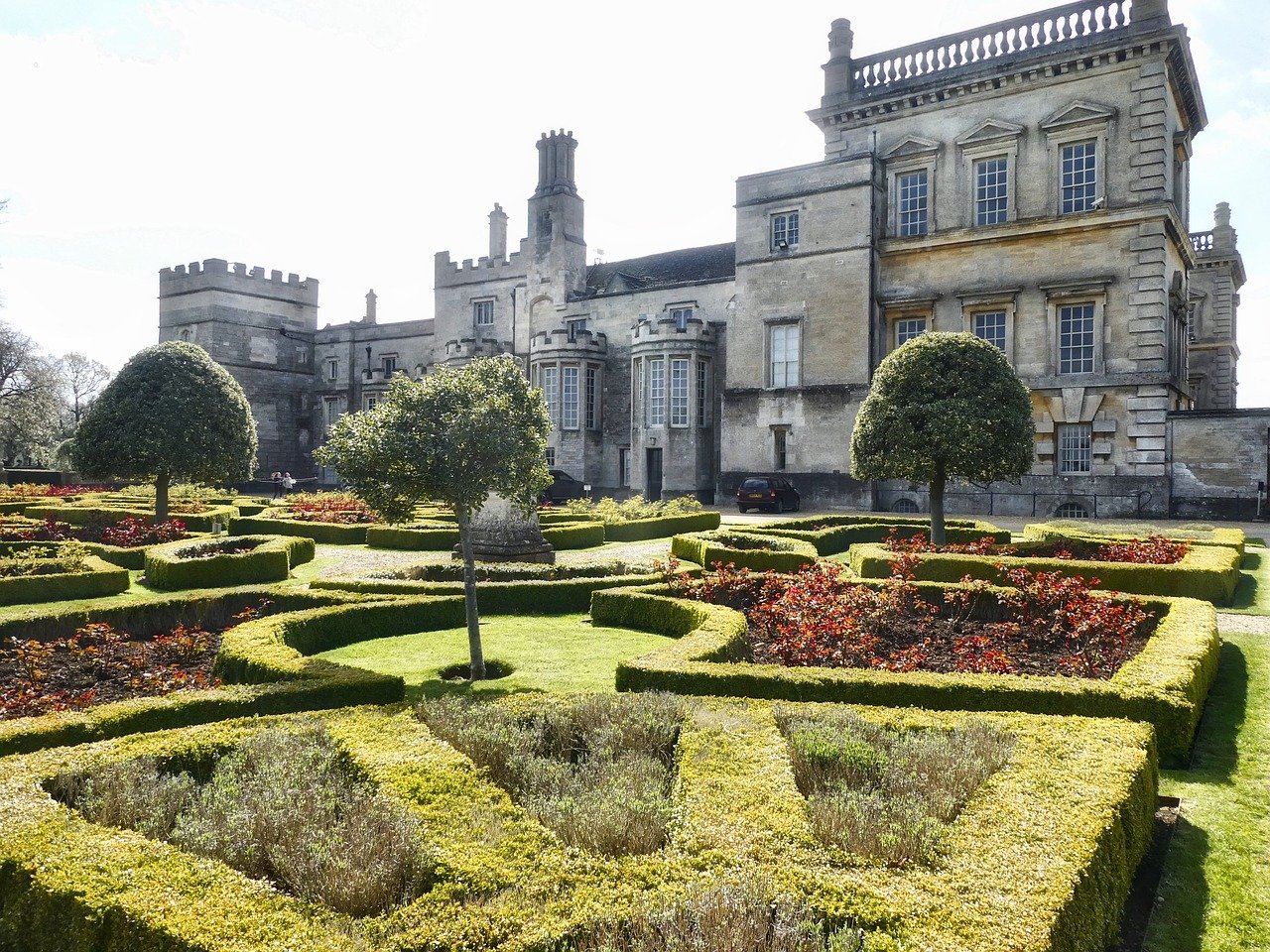 How Miri Landlords Can Cut Maintenance Costs Without Upsetting Good Tenants