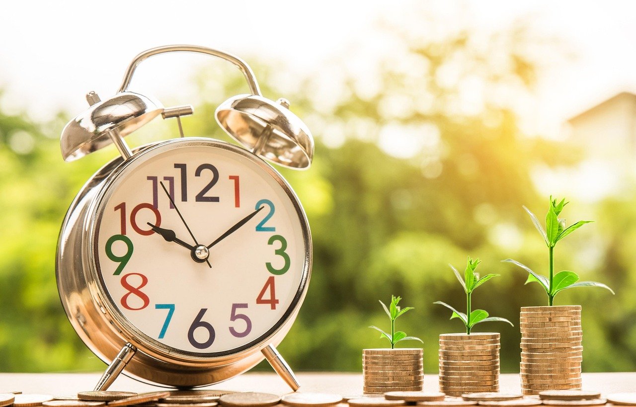 Time Commitment vs Passive Returns How Miri Residents Can Choose Investment Vehicles