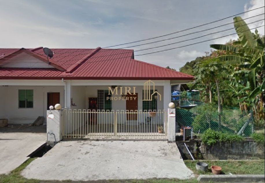 3 Bedroom 1 Bathrooms 1 Storey Terrace House For Rent At Jalan Cahaya Lopeng Miri For Rent 1