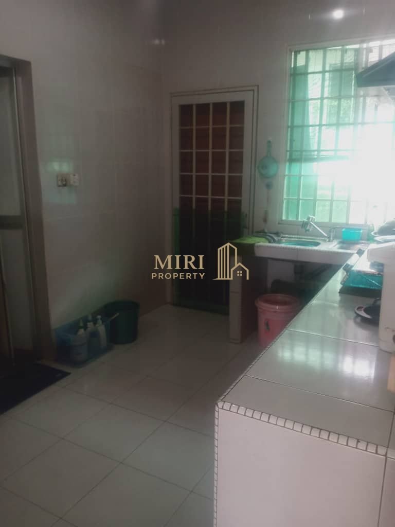3 Bedroom 1 Bathrooms 1 Storey Terrace House For Rent At Jalan Cahaya Lopeng Miri For Rent 3