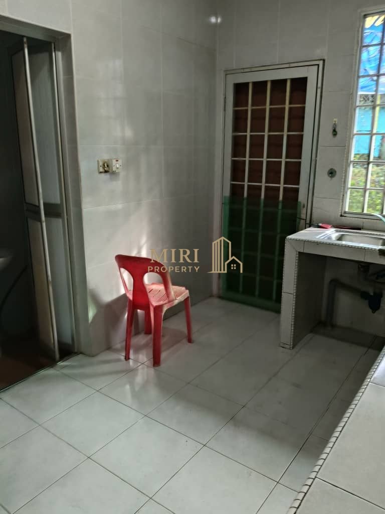 3 Bedroom 1 Bathrooms 1 Storey Terrace House For Rent At Jalan Cahaya Lopeng Miri For Rent 9