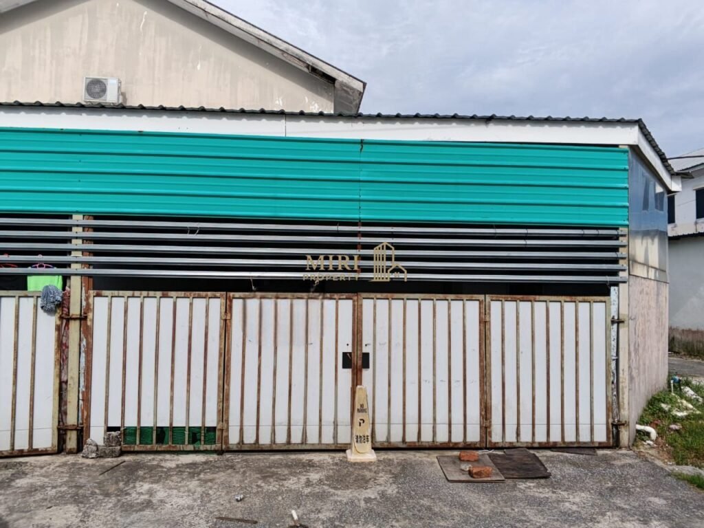 3 Bedrooms 1 Bathrooms 1 Storey Terrace House For Rent At Jalan Dato Permaisuri 3 Permyjaya Miri For Rent 1