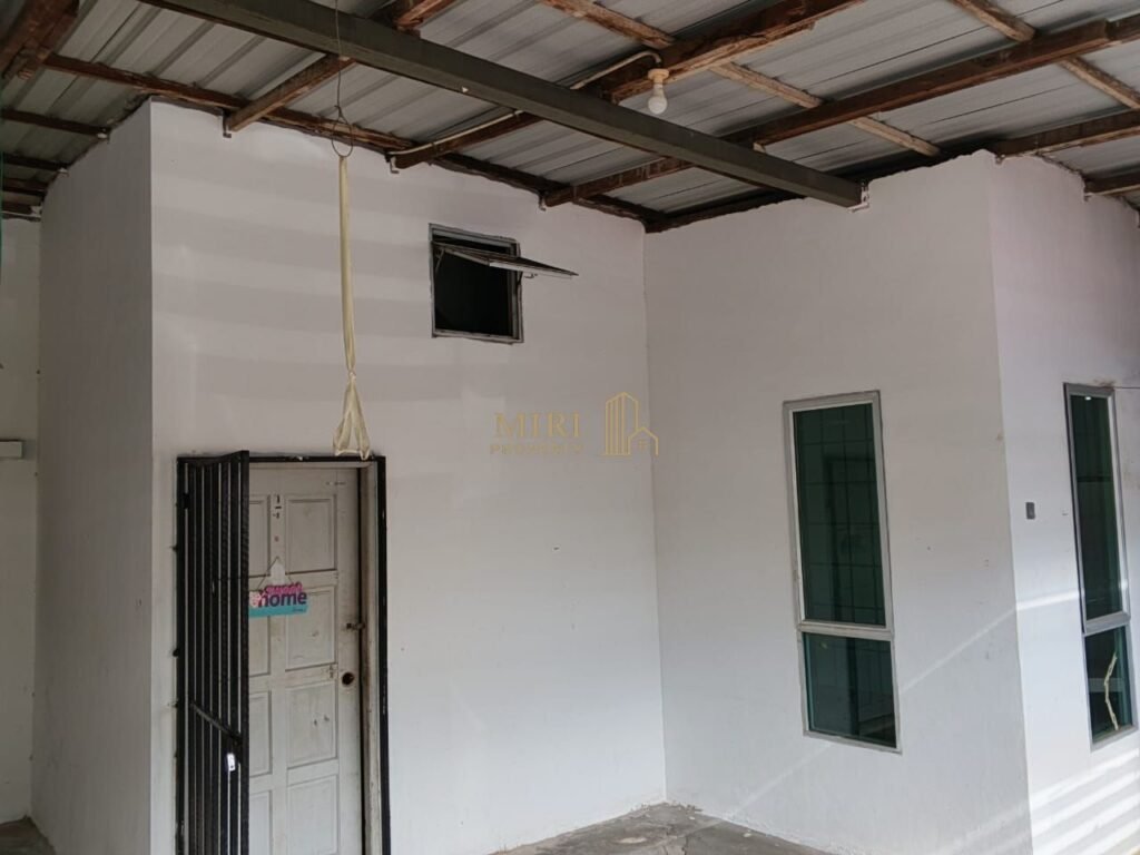 3 Bedrooms 1 Bathrooms 1 Storey Terrace House For Rent At Jalan Dato Permaisuri 3 Permyjaya Miri For Rent 2
