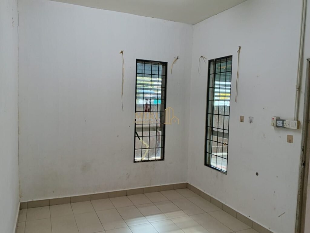 3 Bedrooms 1 Bathrooms 1 Storey Terrace House For Rent At Jalan Dato Permaisuri 3 Permyjaya Miri For Rent 4