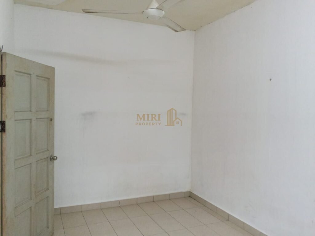 3 Bedrooms 1 Bathrooms 1 Storey Terrace House For Rent At Jalan Dato Permaisuri 3 Permyjaya Miri For Rent 5