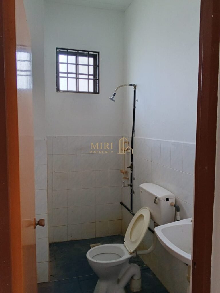 3 Bedrooms 2 Bathrooms 1 Storey Corner Terrace House At Jalan Dato Permaisuri 3 Bandar Baru Permyjaya Miri House For Sale 11