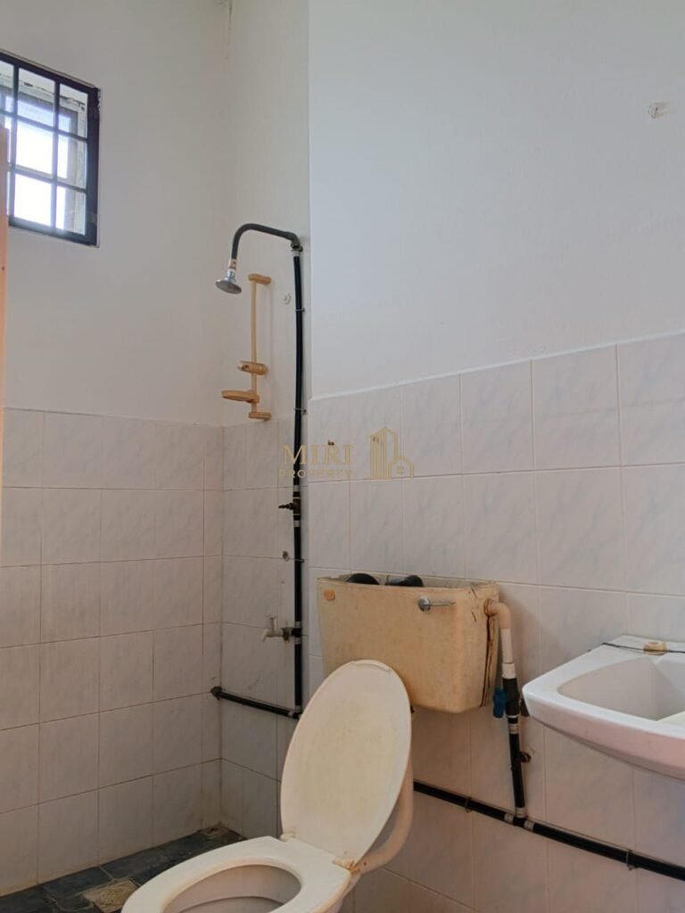 3 Bedrooms 2 Bathrooms 1 Storey Corner Terrace House At Jalan Dato Permaisuri 3 Bandar Baru Permyjaya Miri House For Sale 12