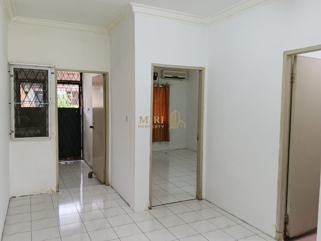 3 Bedrooms 2 Bathrooms 1 Storey Terrace House For Rent At Lorong Jati Senadin Miri House For Rent 6 3 Bedrooms 2 Bathrooms 1 Storey Terrace House For Rent At Lorong Desa Senadin 2C Senadin Miri House For Rent 16