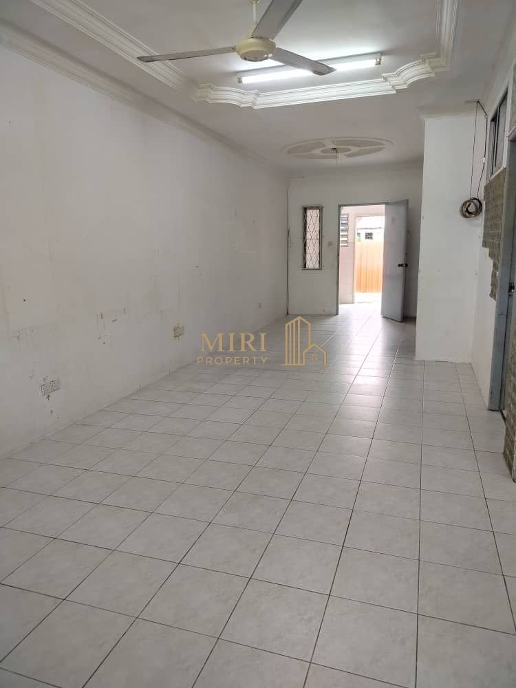 3 Bedrooms 2 Bathrooms 1 Storey Terrace House For Rent At Lorong Desa Senadin 2C Senadin Miri House For Rent 2