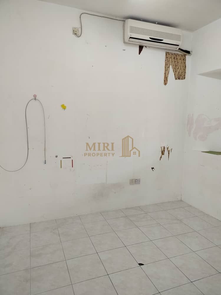 3 Bedrooms 2 Bathrooms 1 Storey Terrace House For Rent At Lorong Desa Senadin 2C Senadin Miri House For Rent 5