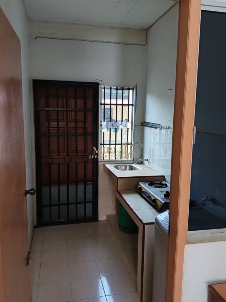 3 Bedrooms 2 Bathrooms Single Storey Terrace House For Rent At Lorong Desa Senadin 2C Senadin Miri House For Rent 7 3 Bedrooms 2 Bathrooms Single Storey Terrace House For Rent At Lorong Desa Senadin 2C Senadin Miri House For Rent 3