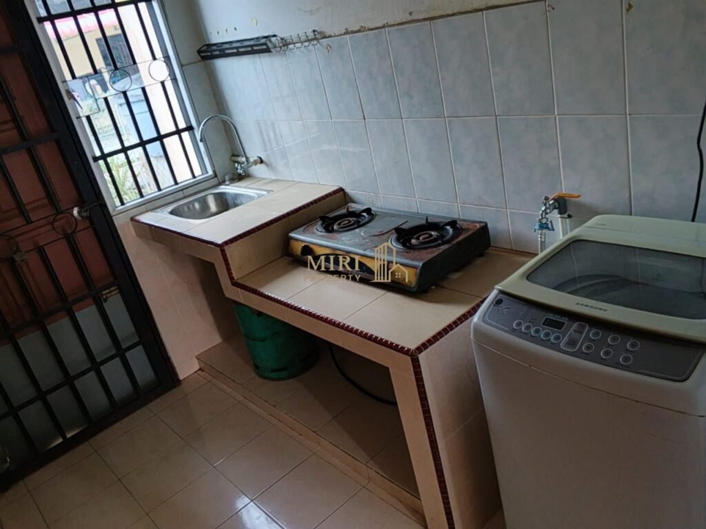 3 Bedrooms 2 Bathrooms Single Storey Terrace House For Rent At Lorong Desa Senadin 2C Senadin Miri House For Rent 8 3 Bedrooms 2 Bathrooms Single Storey Terrace House For Rent At Lorong Desa Senadin 2C Senadin Miri House For Rent 4