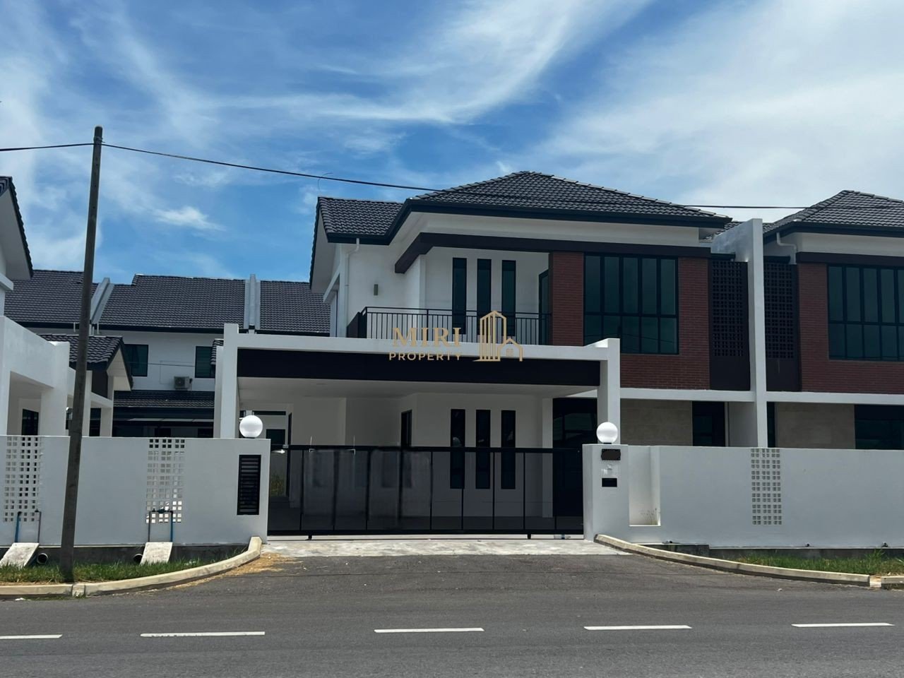 4 Bedrooms 3 Bathrooms 2 Storey Semi D House For Rent At Lutong Baru Miri For Rent 1