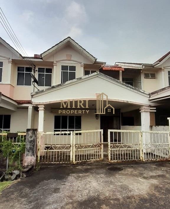 4 Bedrooms 4 Bathrooms 2 Storey Terrace House At Desa Pujut 2 Bandar Baru Permyjaya Miri House For Sale 1