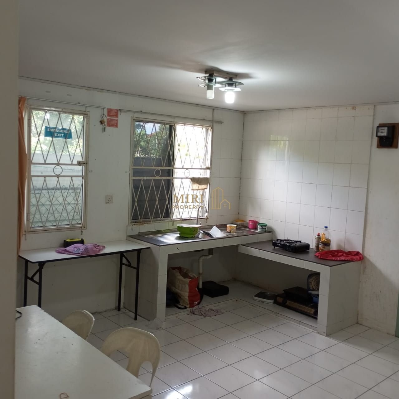 6 Bedrooms 2 Bathrooms Single Storey Terrace House For Rent At Lorong Desa Senadin 2C Senadin Miri House For Rent 1