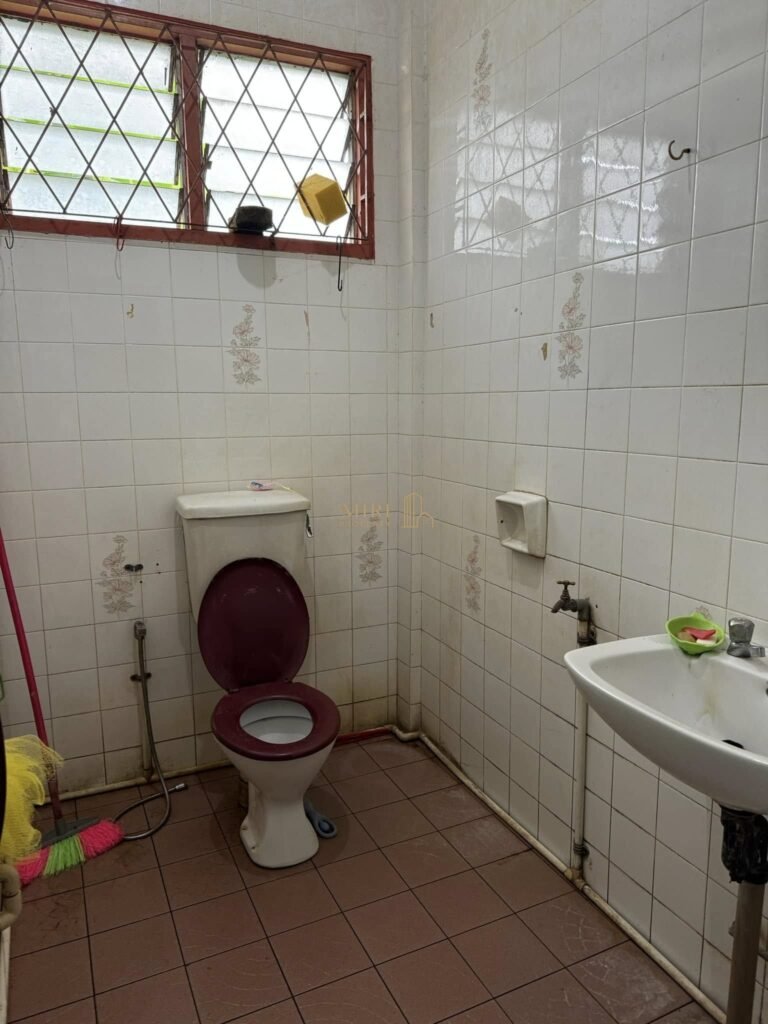 1 Storey Detached House For Sale | Jalan Riam, Miri 4 1 Storey Detached Dwelling House For Sale At Jalan Riam Miri House For Sale 6