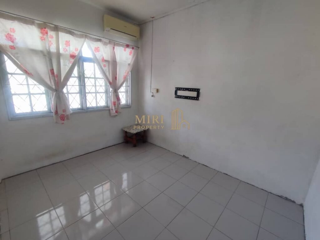 3 Bedrooms 1 Bathrooms 1 Storey Terrace House At Shang Garden Miri House For Rent 5
