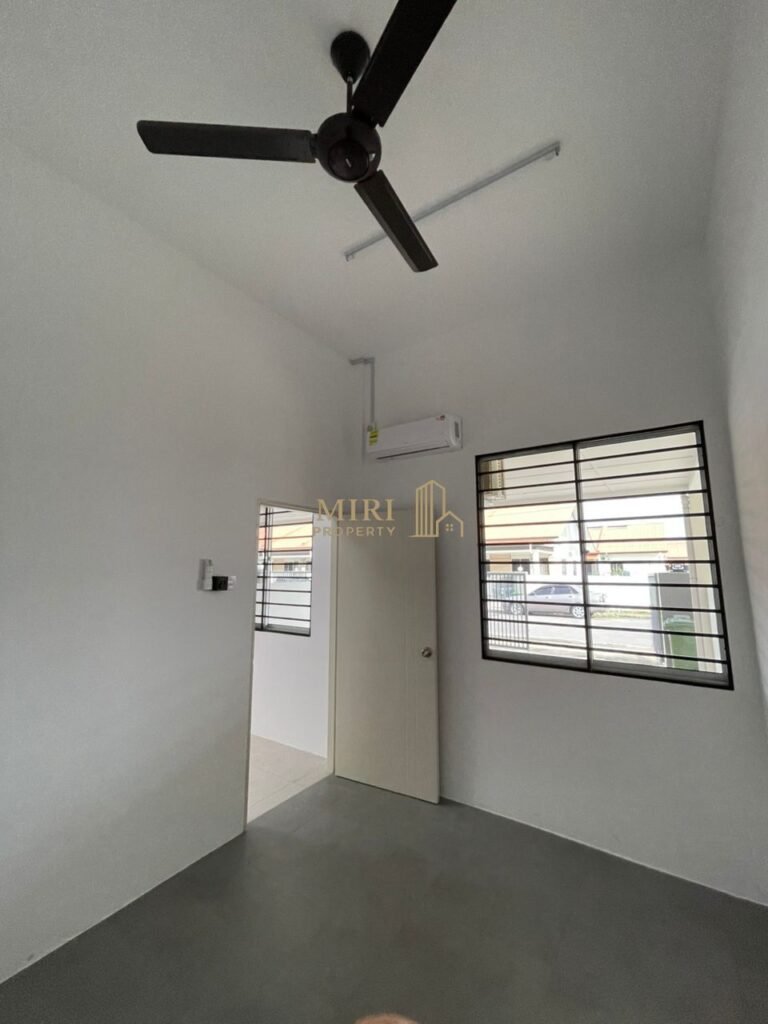 3 Bedrooms 2 Bathrooms 1 Storey Intermediate Terrace House For Rent At Sri Pertiwi Senadin Miri House For Rent 12