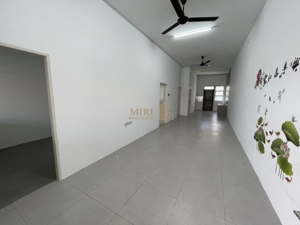 3 Bedrooms 2 Bathrooms 1 Storey Intermediate Terrace House For Rent At Sri Pertiwi Senadin Miri House For Rent 3