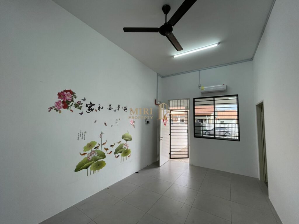 3 Bedrooms 2 Bathrooms 1 Storey Intermediate Terrace House For Rent At Sri Pertiwi Senadin Miri House For Rent 4